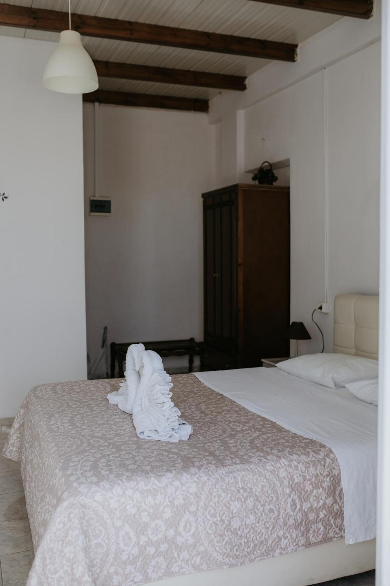 Hotel Thirasia Fira  Habitación foto